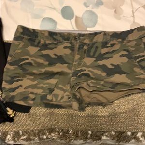 5/$20 SO shorts size 15